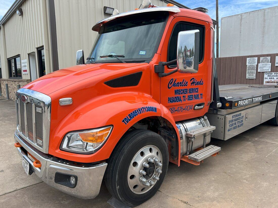 Charlie Hinds tow truck ready at the Red Bluff Road yard